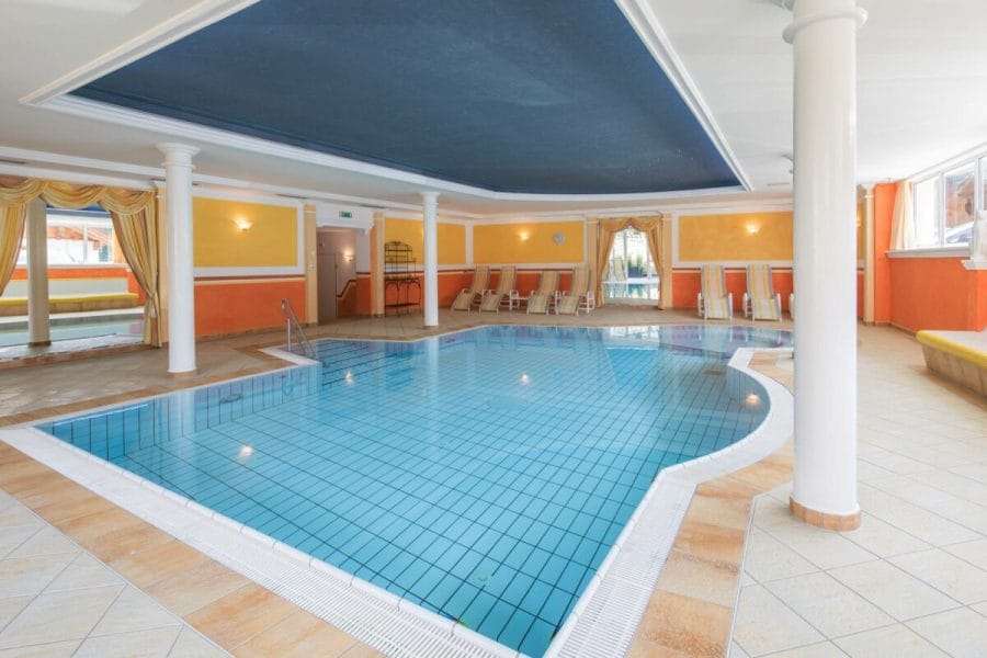 Indoor Pool im Hotel Alphof Alpbach