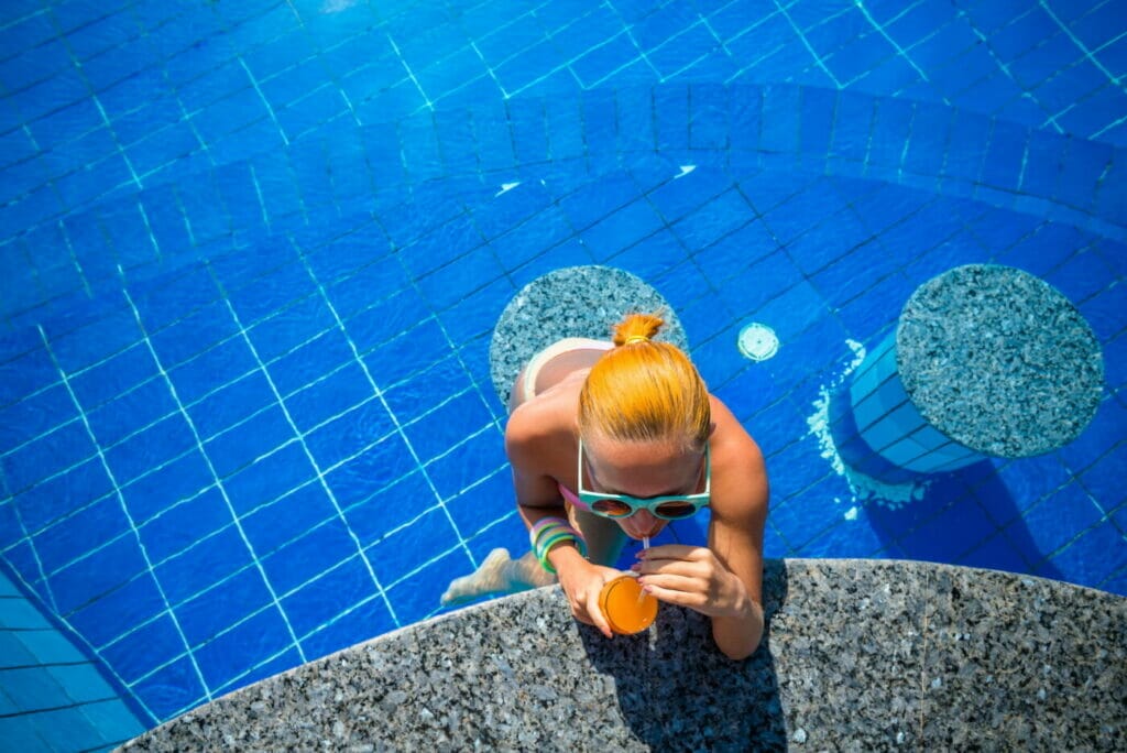 Hotel mit Poolbar